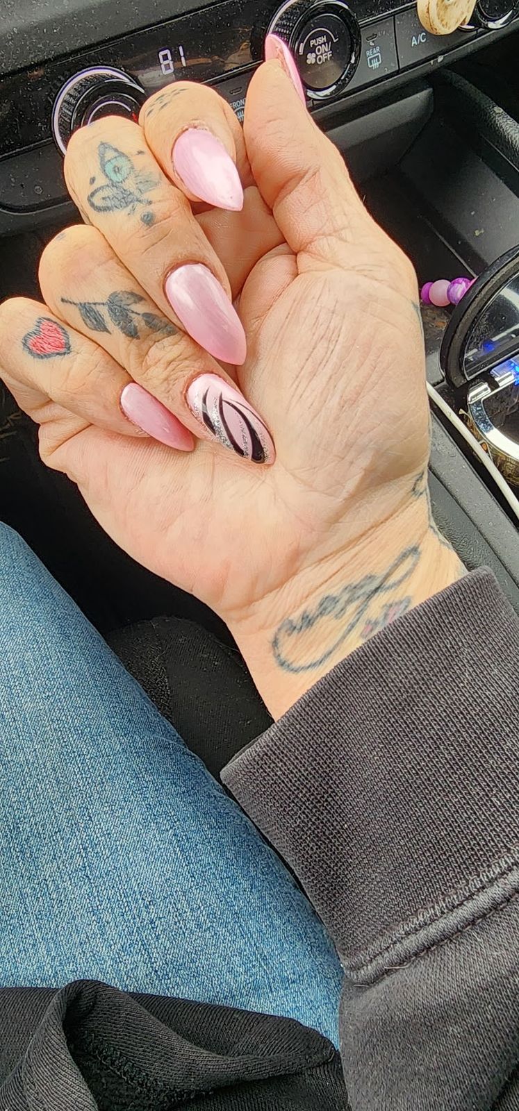 Damon's Nails, nail salon in Amherst, OH, photo 6 of 8